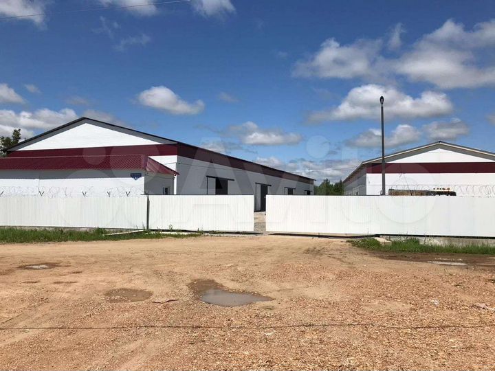 База с новыми складами на участке 1Га