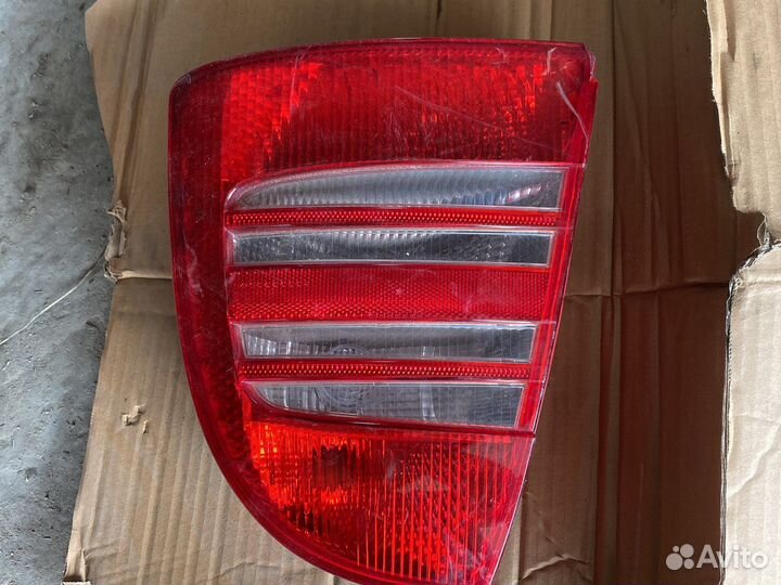 Фонари заднии Skoda superb1 2002г