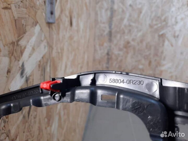 Накладка (кузов внутри) Toyota RAV 4 2019- 588040R