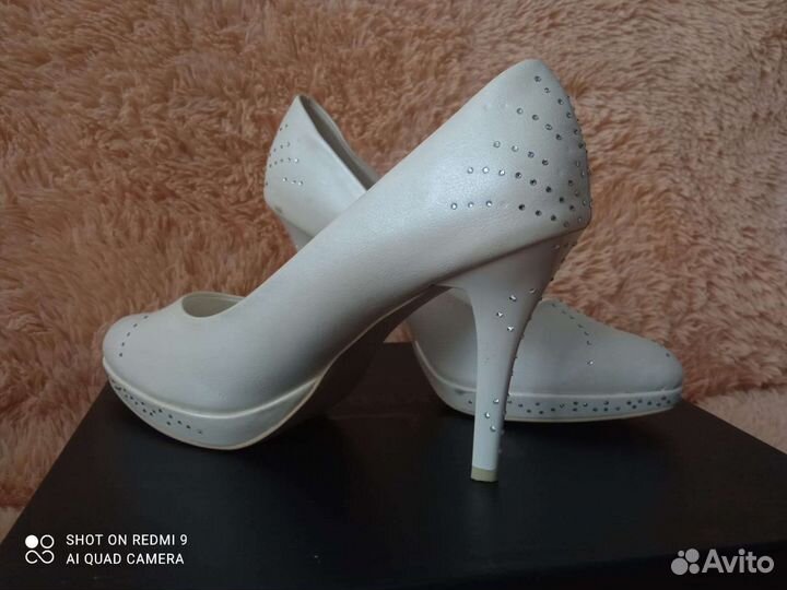 Туфли женские 40 размер на шпильке новые