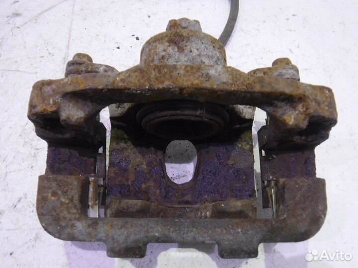 Суппорт задний левый Nissan Patrol Y62