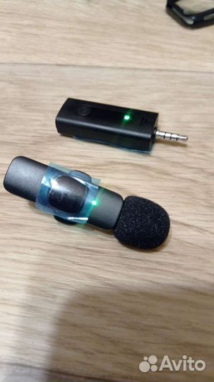 Микрофон беспроводной петличный для колонки