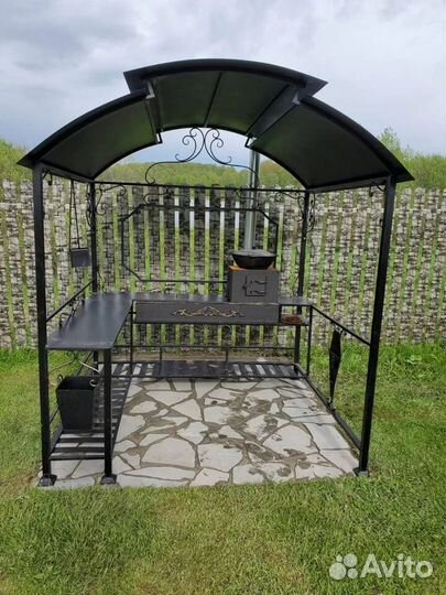 Мангал с крышей