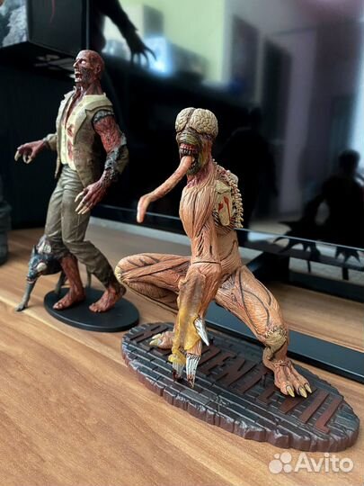 Фигурки Resident Evil Licker, Zombie neca