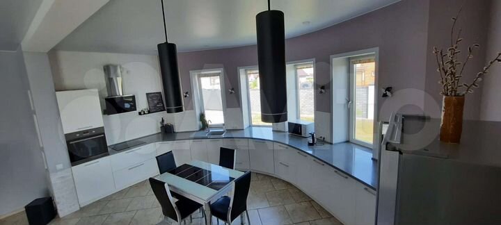 Дом 323 м² на участке 22 сот.