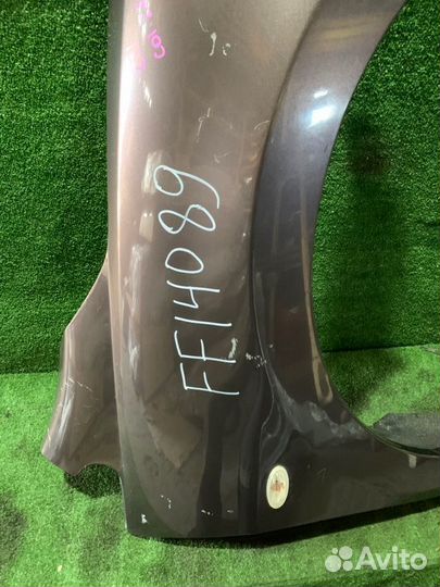 Крыло переднее правое Nissan Tiidda C11