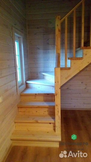 Лестница деревянная