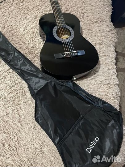 Акустическая гитара с чехлом.Новая