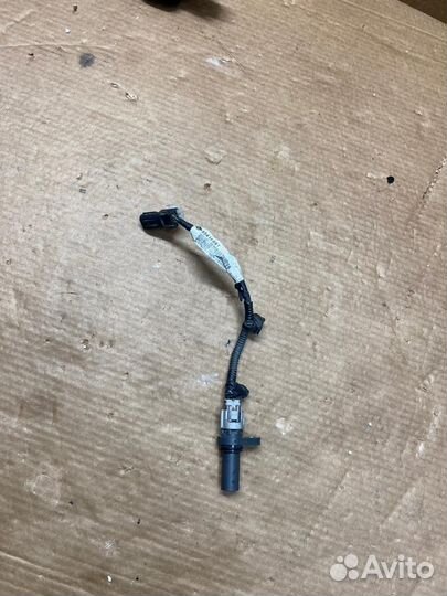 Датчик положения коленвала Pajero Sport 3