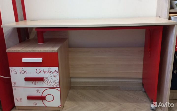 Компьютерный стол