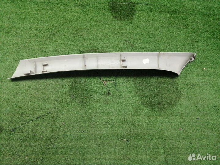 Обшивка стойки передняя правая Renault Duster