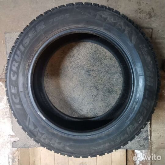 Bridgestone Ice Cruiser 7000 215/60 R17 100