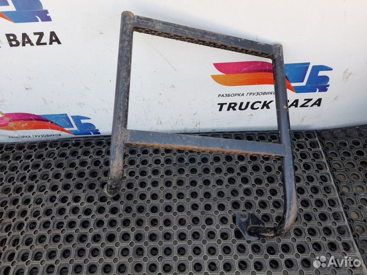 1379820 Подножка лестница Daf CF