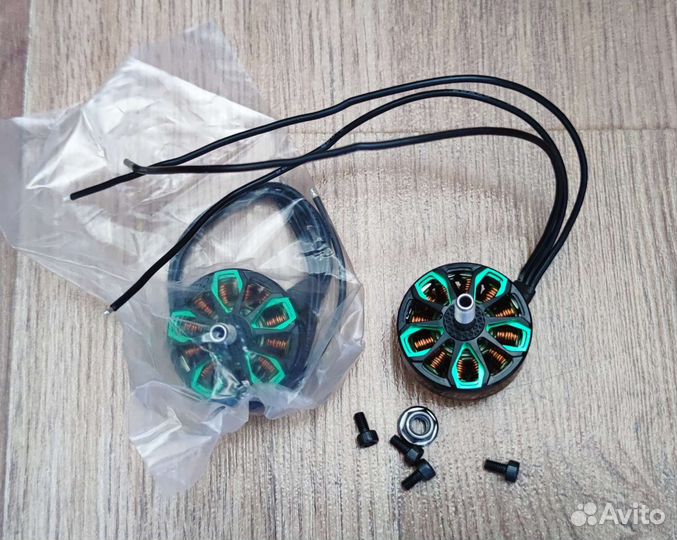 Мотор бесщеточный koko287 2807 1300kv (4шт)