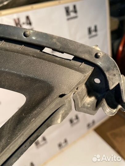 Накладка противотуманной фары передняя левая