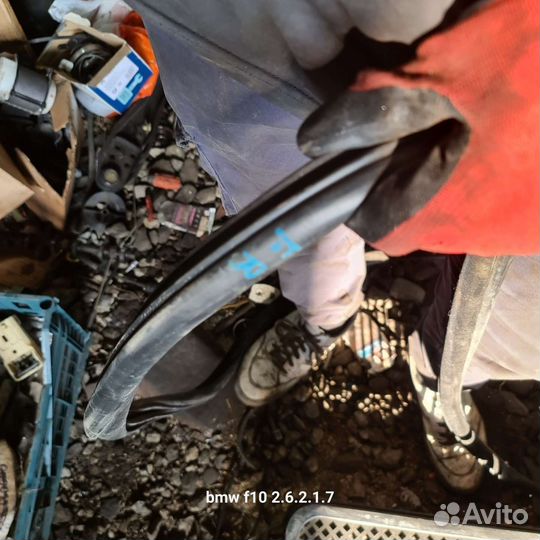 Уплотнитель двери передний правый bmw 5 f10