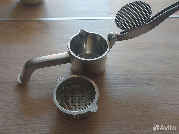 Соковыжималка ручная пресс для цитрусовых