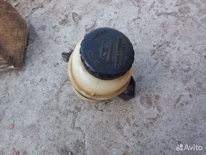 Бачок гур Daewoo Nexia