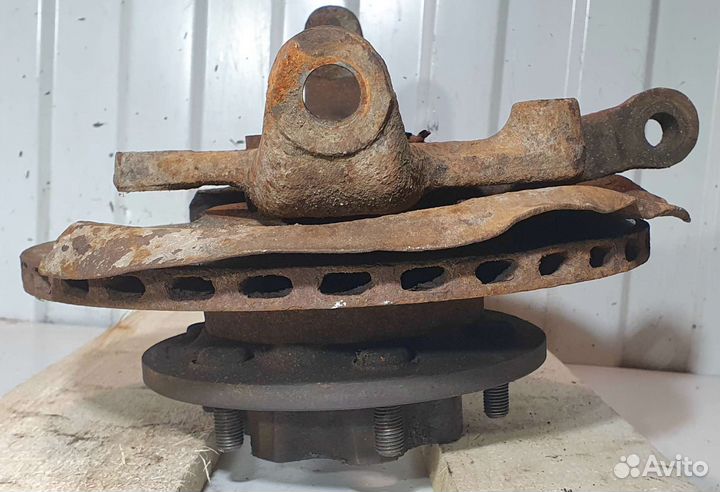 Кулак поворотный передний левый Hyundai Galloper