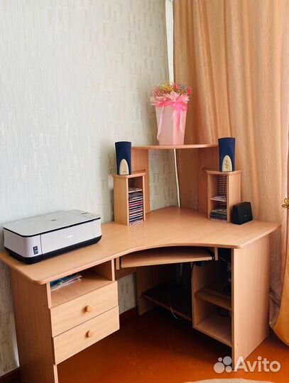 Компьютерный стол