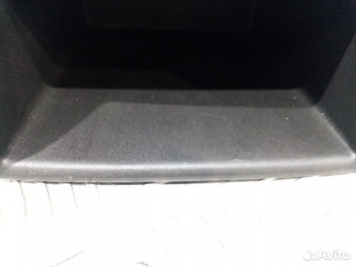 Б/У Отделение для хранения задняя консоль#001