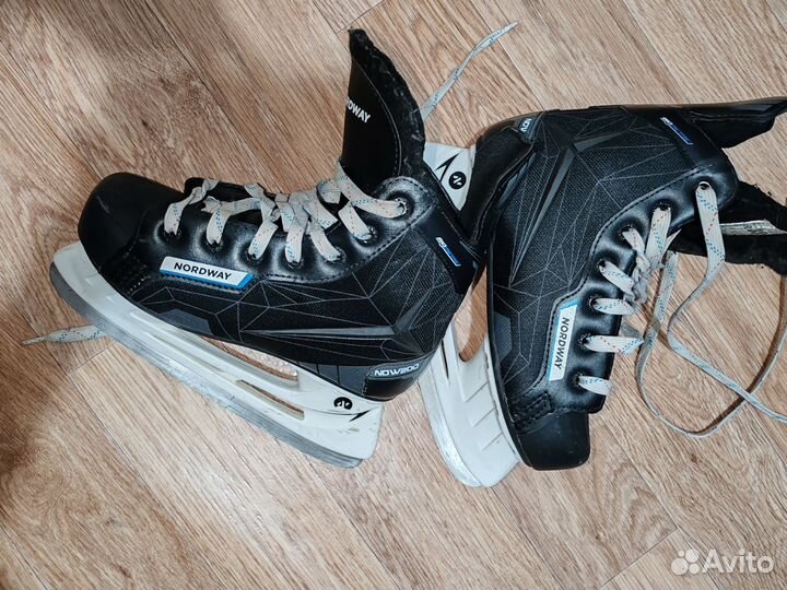 Коньки хоккейные детские