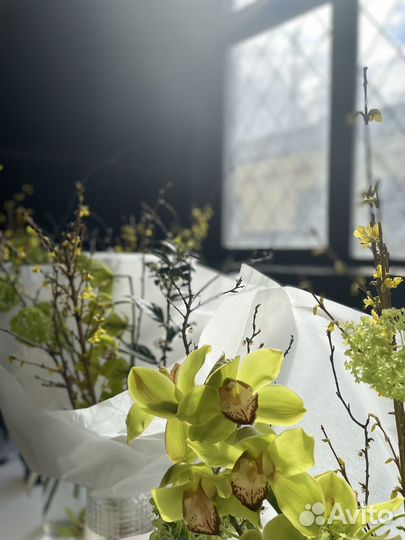 Помощник флориста