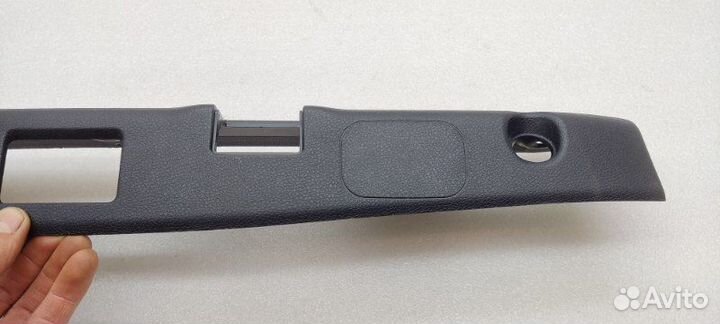 Накладка крышки багажника Mercedes-Benz E-Class