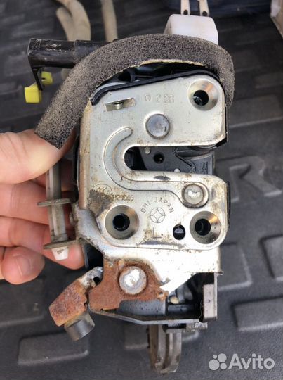 Замок двери передней левой ниссан мурано Z51