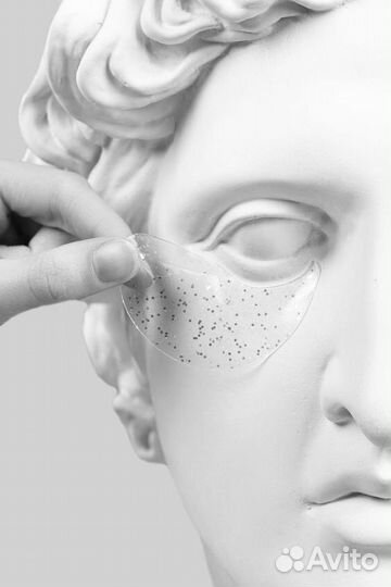 Мастер по наращиванию ресниц