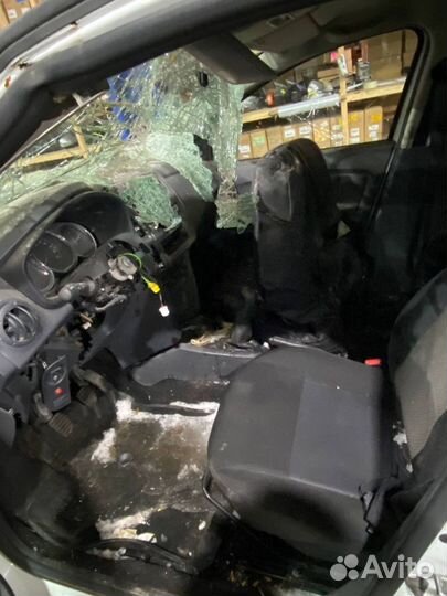 Кузов Renault logan 2 разбор