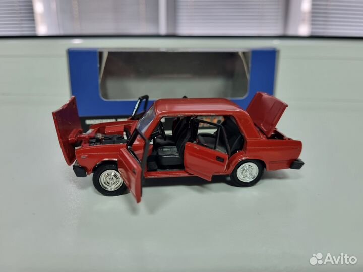 Модель ваз 2105 1:43 Сделано в СССР