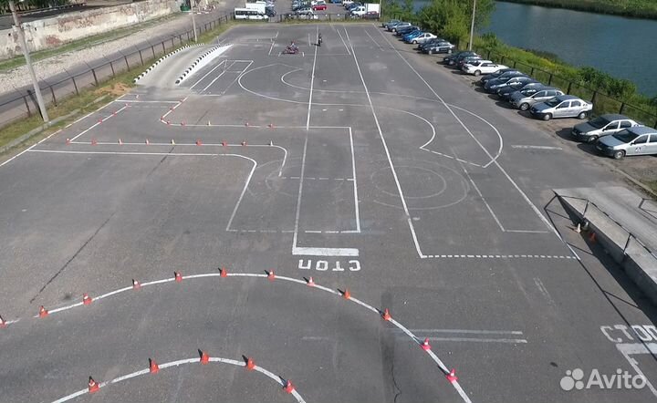 Инструктор по вождению