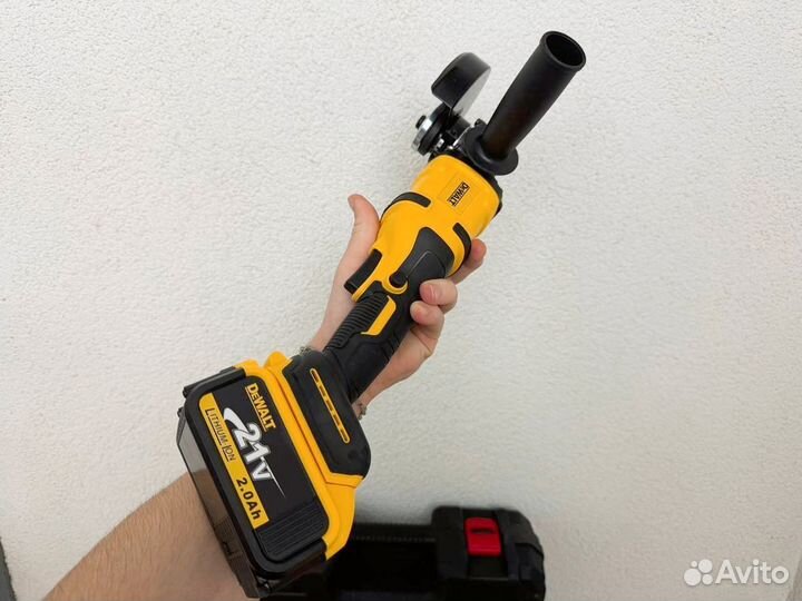 Аккумуляторная болгарка DeWalt