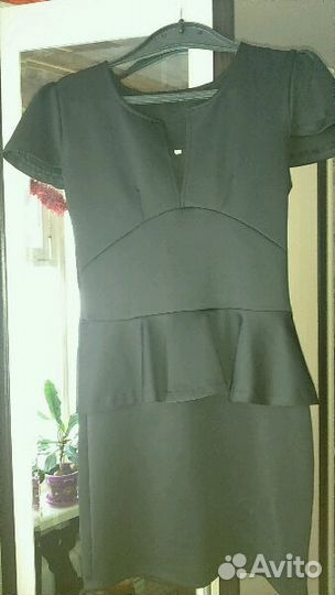 Платье с вырезом