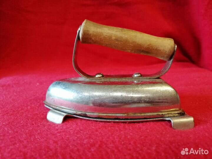 Игрушечный советский утюг. Утюжок СССР