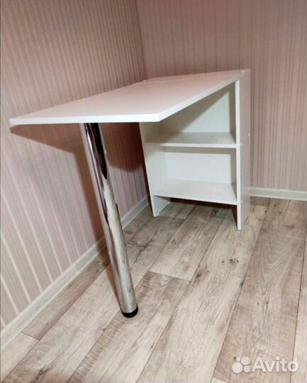 Стол маникюрный новый