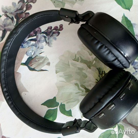 Беспроводные наушники jbl