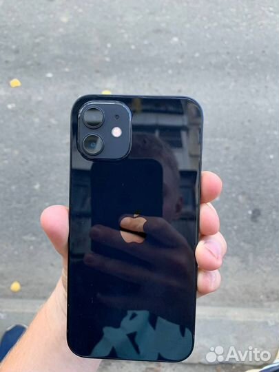 iPhone 12, 64 ГБ