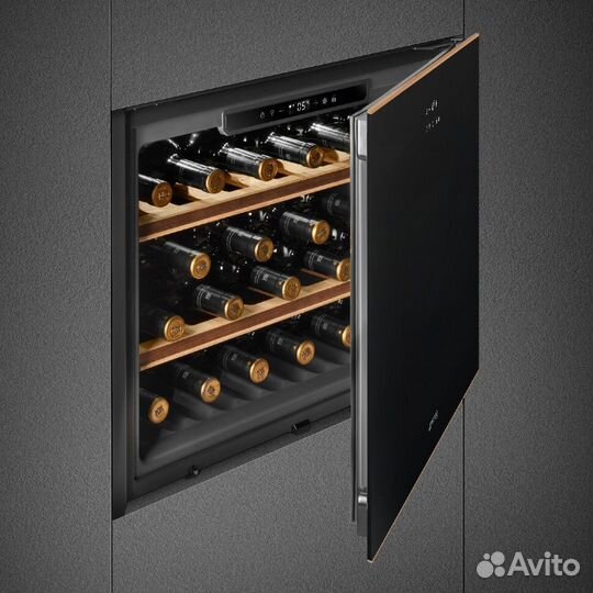 Встраиваемый винный шкаф Smeg CVI621NR3