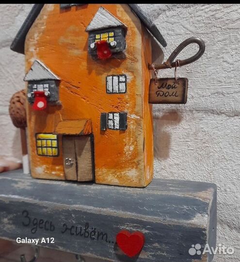 Ключница настенная из дерева