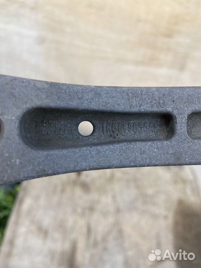 Опора двигателя Audi A3 8P