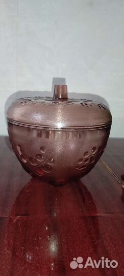 Конфетница медовница