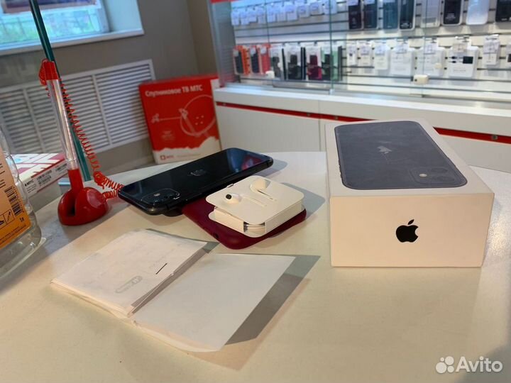 iPhone 11, 64 ГБ