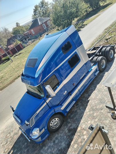 Volvo VNL 780, 2003