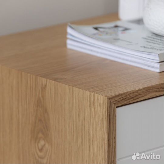 Деревянная тумбочка