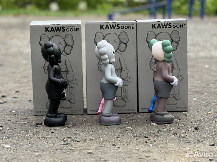 Коллекционные фигурки kaws