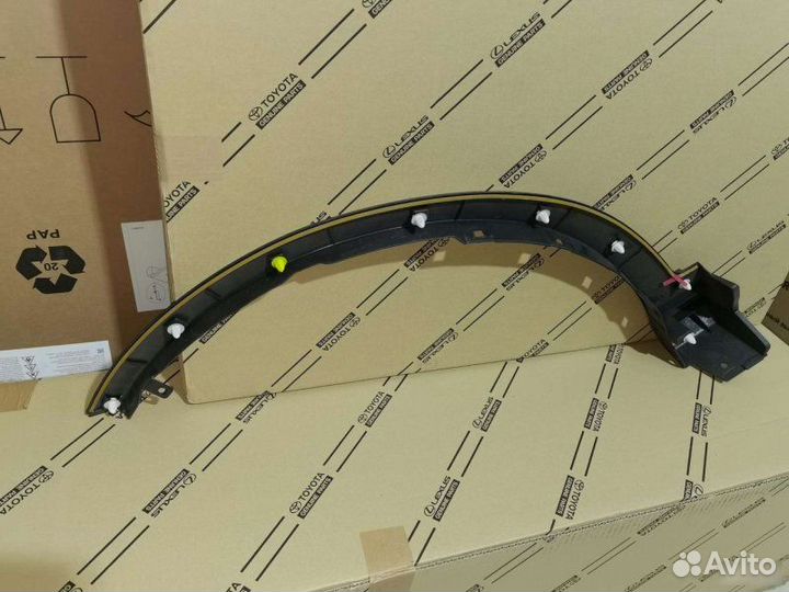Расширитель крыла передний правый Toyota Rav4