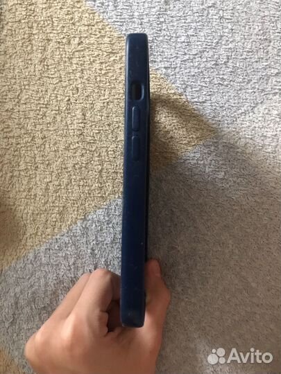 Чехол на iPhone 13 с защитой камеры