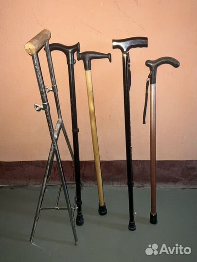 Инвалидное кресло с ручным приводом,костыли